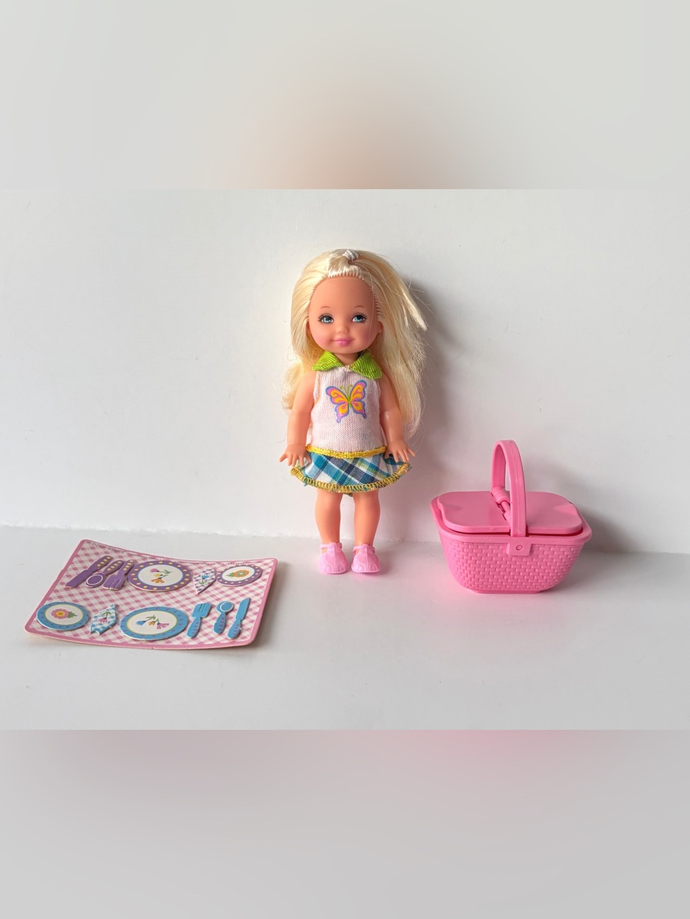 Barbie Picnic Kelly doll